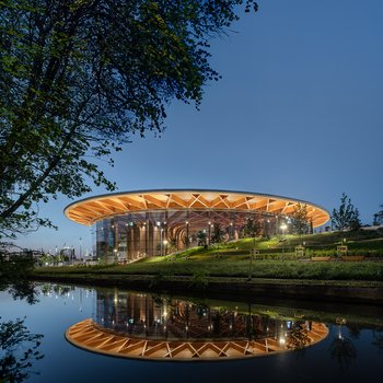 [Translate to Englisch:] WIEHAG Timber Construction in der neuen World of Volvo