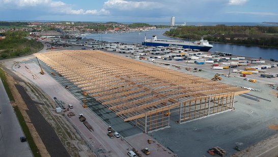 Holztragstruktur Logistikhalle am Skandinavienkai