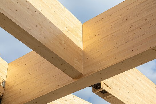 World of Volvo Brettschichtholzträger