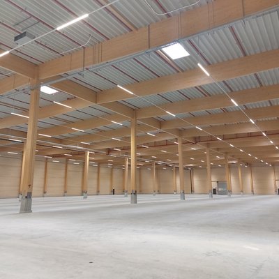 Logistikhalle aus Holz