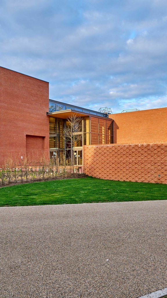 Eton School Pool Außenansicht