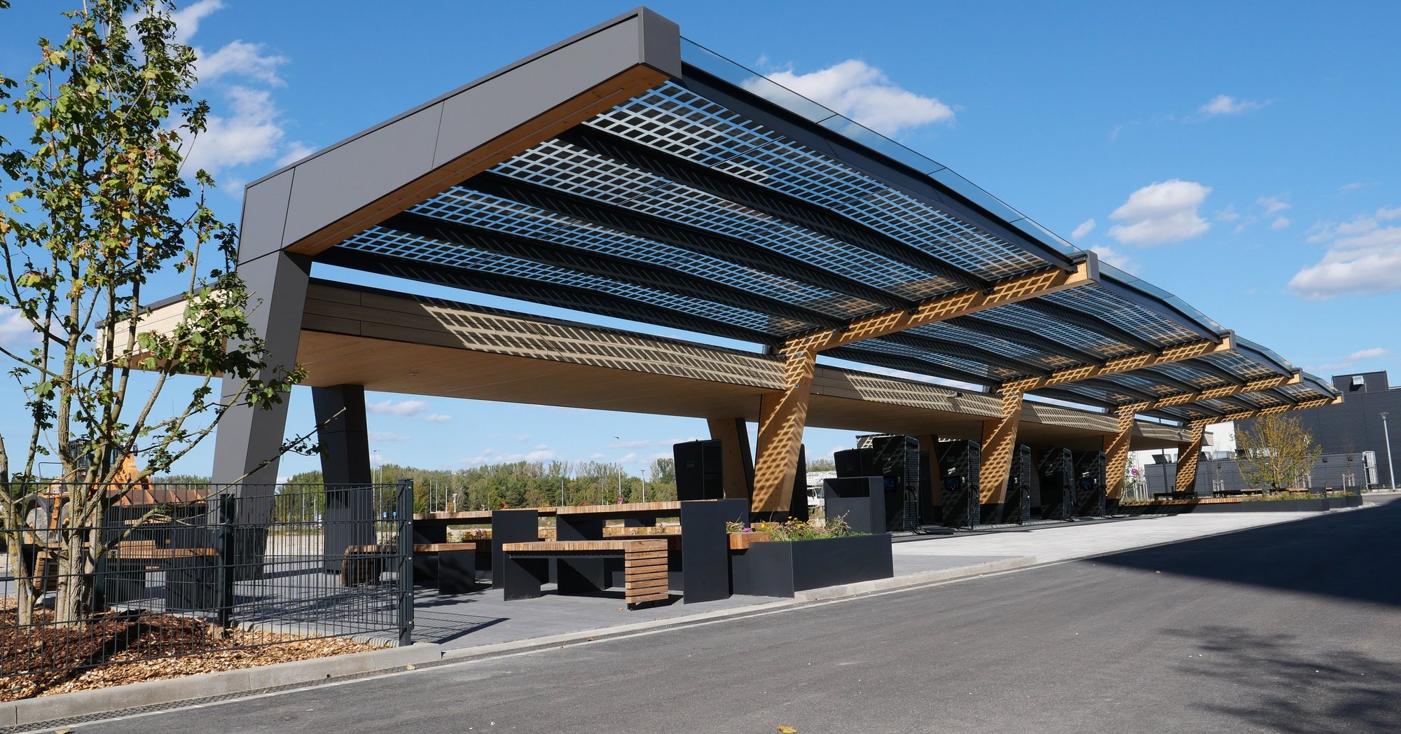 Bavarian engineering prize for SWI fast-charging park | WIEHAG