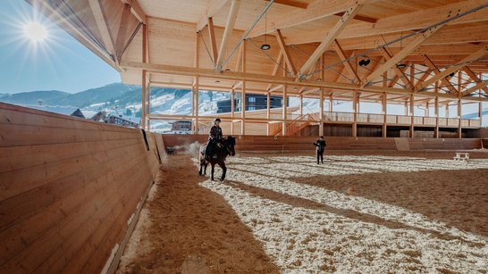 Riding arena Moargut supporting structure