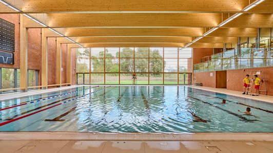 Eton School Pool Innenansicht