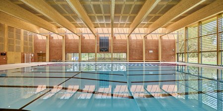 Eton School Pool Innenansicht