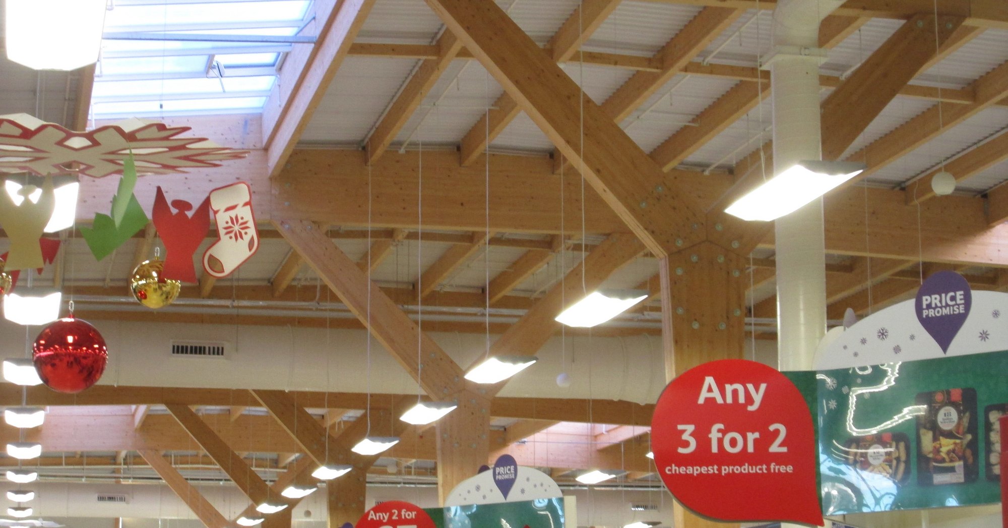 Tesco & Dobbies King´s Lynn Holztragwerk Referenz WIEHAG