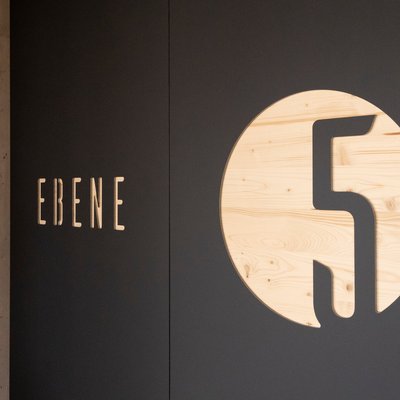  Sign car park level 5