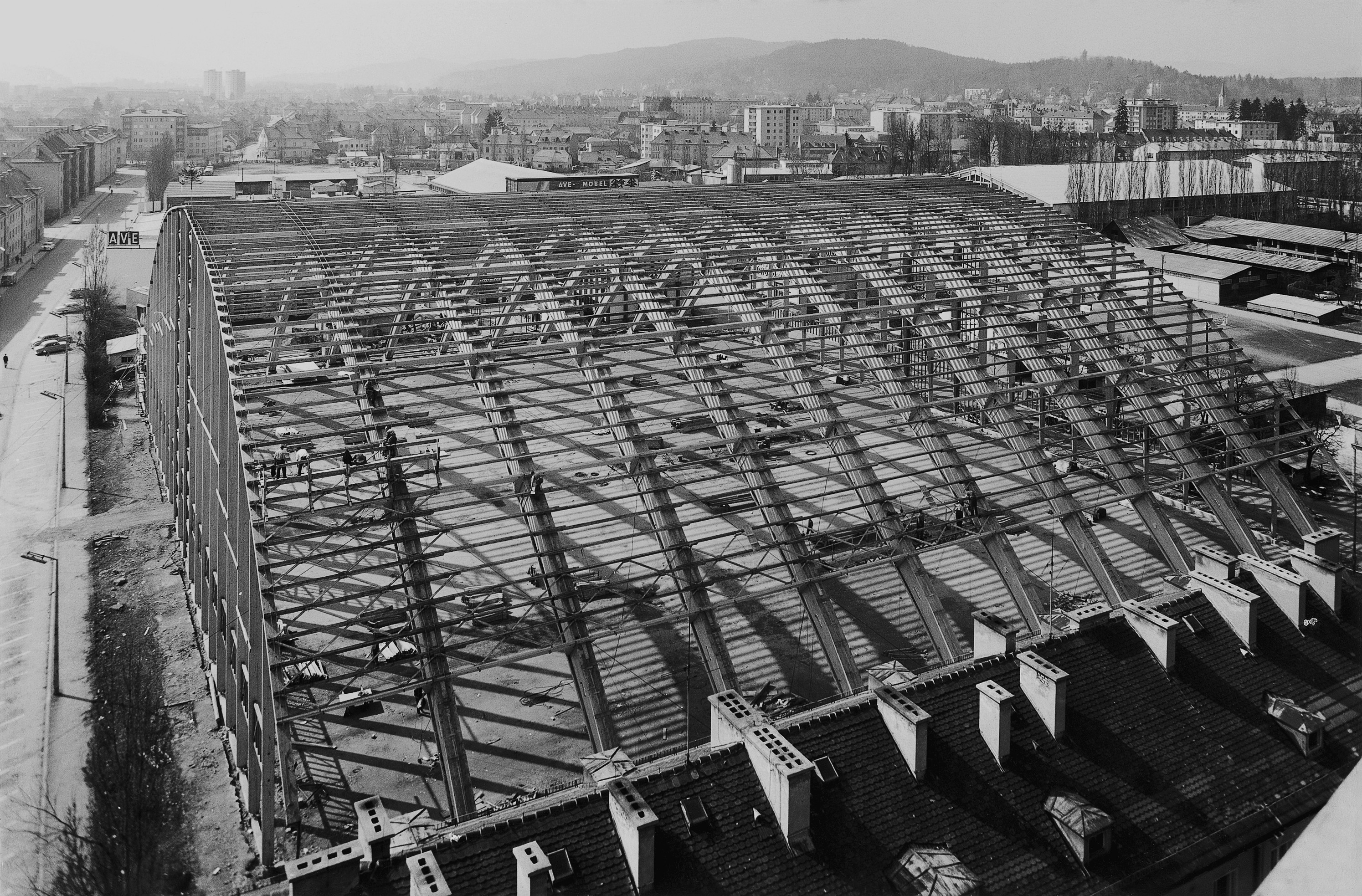 Klagenfurt Exhibition Hall, Assembly of Glulam Support Structure